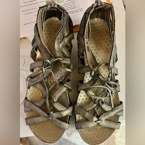 Elegant Women's Lace-Up Sandals in Pewter